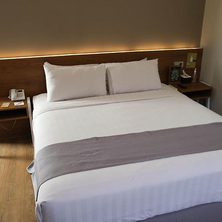 Allstay Hotel Semarang Simpang Lima Экстерьер фото